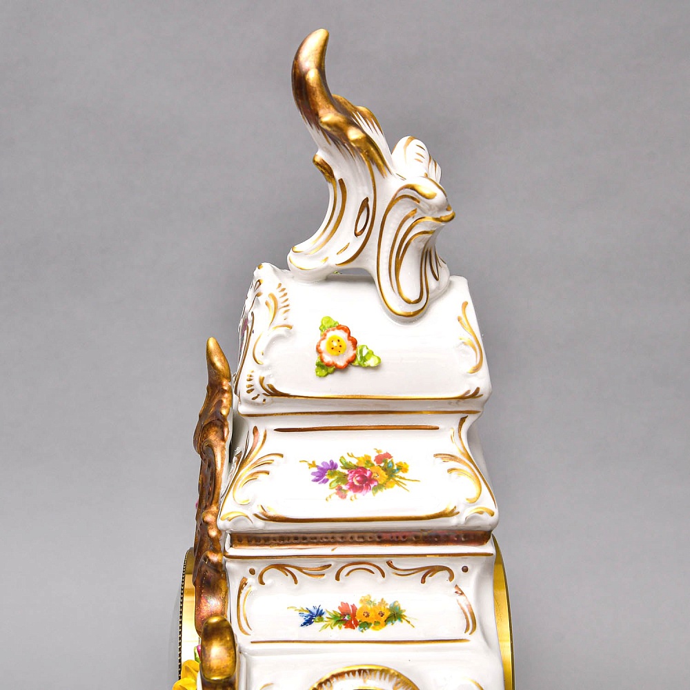 Большие Каминные Механические Фарфоровые Часы с боем «Букет из Роз», Franz Hermle & Sohn Германия 50 гг.