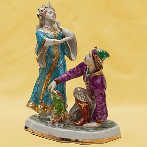 Авторская Фарфоровая статуэтка «Царе́вна-лягу́шка», СССР Дулево, 50-е года.