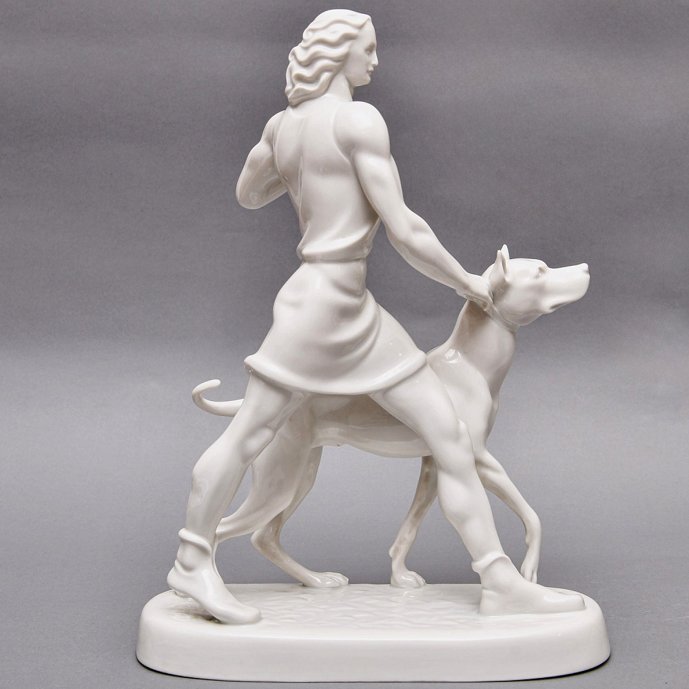 Антикварная Фаофоровая Статуэтка «Охотник с собакой», Wiener Porzellanmanufaktur Augarten, Австрия первая половина ХХ века.