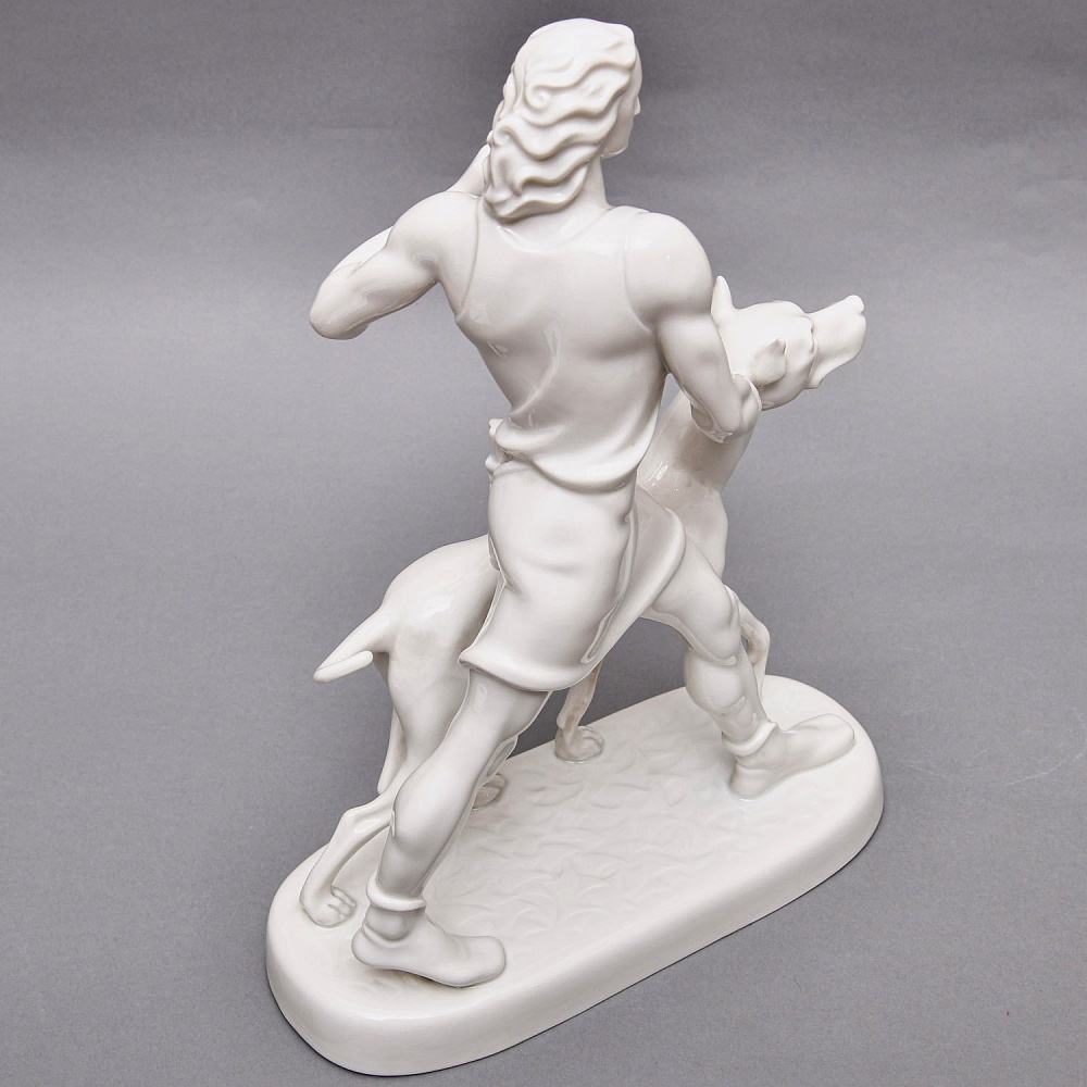 Антикварная Фаофоровая Статуэтка «Охотник с собакой», Wiener Porzellanmanufaktur Augarten, Австрия первая половина ХХ века.