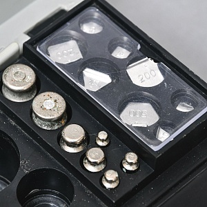 Винтажный Набор Гирь и Разновесов для Весов, Аптек и Химкабинетов, НМИЗ СССР -1983 г.