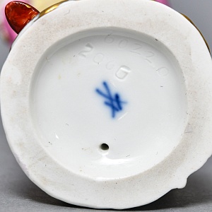 Антикварная Фарфоровая статуэтка «Официант», Мейсен / Meissen Германия, начало ХХ века. 