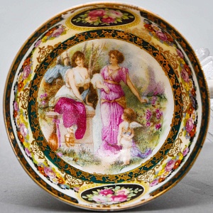 Антикварная Фарфоровая Кофейная пара «Две нимфы и путти», Erdmann Schlegelmilch Германия. 