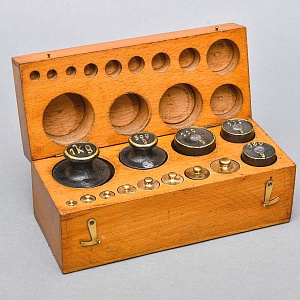 Большой Антикварный Набор Латунных Гирь и разновесов - 13 штук, Германия начало ХХ века..