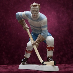 Редкость! Фарфоровая Статуэтка «Хоккеист» ROYAL DUX BOHEMIA, Чехословакия -50-е годы ХХ века.