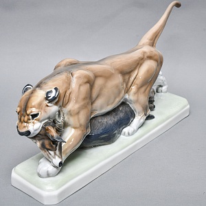 Большая! Авторская Фарфоровая статуэтка «ПУМА С ДОБЫЧЕЙ», ROSENTHAL Германия - 1938 год. 