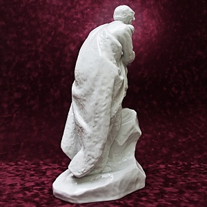 Редкость! Авторская Фарфоровая статуэтка «Лермонтов на скале», СССР ЛФЗ.