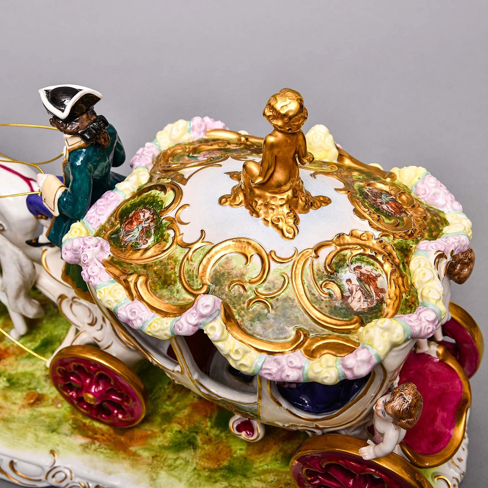 Большая Фарфоровая статуэтка «Карета с влюбленной парой», Scheibe Alsbach Германия, 1925 - 1962 гг. 