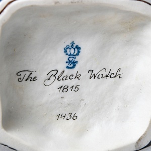 Коллекционная Фарфоровая статуэтка «Солдаты Британской армии. Черный Дозор», SITZENDORF Германия. 