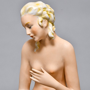 Коллекционная статуэтка «Обнаженная девушка с зеркалом и павлином», Фарфор, FASOLD & STAUCH Германия.