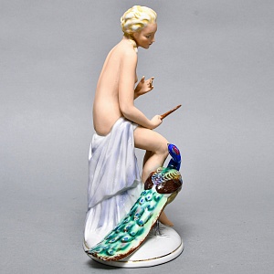 Коллекционная статуэтка «Обнаженная девушка с зеркалом и павлином», Фарфор, FASOLD & STAUCH Германия.