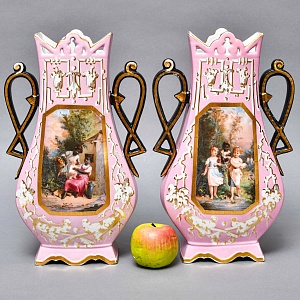 Антикварные Парные Фарфоровые Вазы «Счастливое детство», Франция, конец XIX - начало ХХ века. 