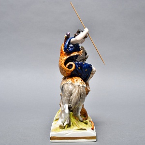 Антикварная Фарфоровая статуэтка «Диана - Охотница на льва», VOLKSTEDT Германия.