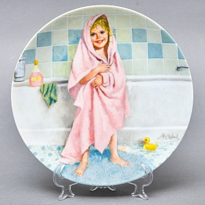 Коллекционная Фарфоровая Тарелка «День девочки Бекки. Купание», RECO США - 1986 год. 