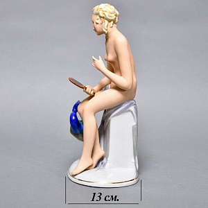 Коллекционная статуэтка «Обнаженная девушка с зеркалом и павлином», Фарфор, FASOLD & STAUCH Германия.