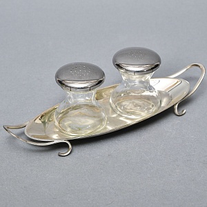 Сервировочный Набор для Специй из 2-х предметов на подставке, Англия, середина ХХ века.