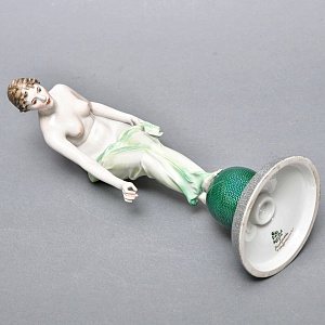 Антикварная Фарфоровая статуэтка «Обнаженная девушка на шаре», Rosenthal Германия - 1935 год. 