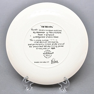 Коллекционная Фарфоровая тарелка «Детство. Две юные балерины», Wedgwood Англия - 1983 год. 