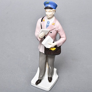Коллекционная Фарфоровая статуэтка «ПОЧТАЛЬОН», Grafenthal Германия, 1985 - 1990 года. 