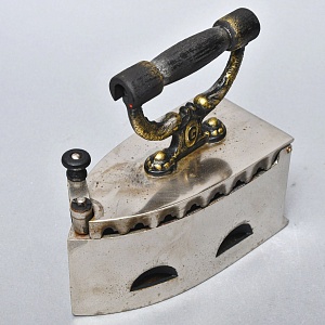 Старинный Никелированный Угольный Чугунный Утюг Германия начало ХХ века.