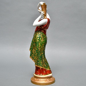 Антикварная Фарфоровая статуэтка «Девушка с кувшином», Nymphenburg Германия, начало ХХ века.