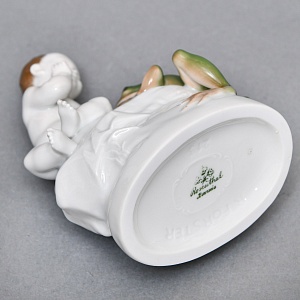  Антикварная Фарфоровая статуэтка «Мальчик и лягушка», ROSENTHAL Германия, 1919 - 1935 годы.