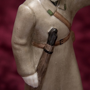 Агитационная Фарфоровая Статуэтка «Пограничник», ЛФЗ СССР -1930-е годы ХХ века.