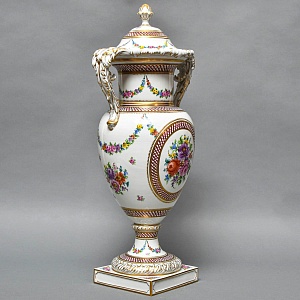 Большой Фарфоровый Вазон - Ваза с крышкой «Цветочная гирлянда», SP Dresden Германия, 50-е гг. ХХ века.