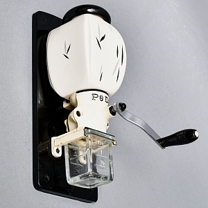 Редкая! Винтажная Настенная Ручная Механическая Кофемолка PeDe, Голландия.