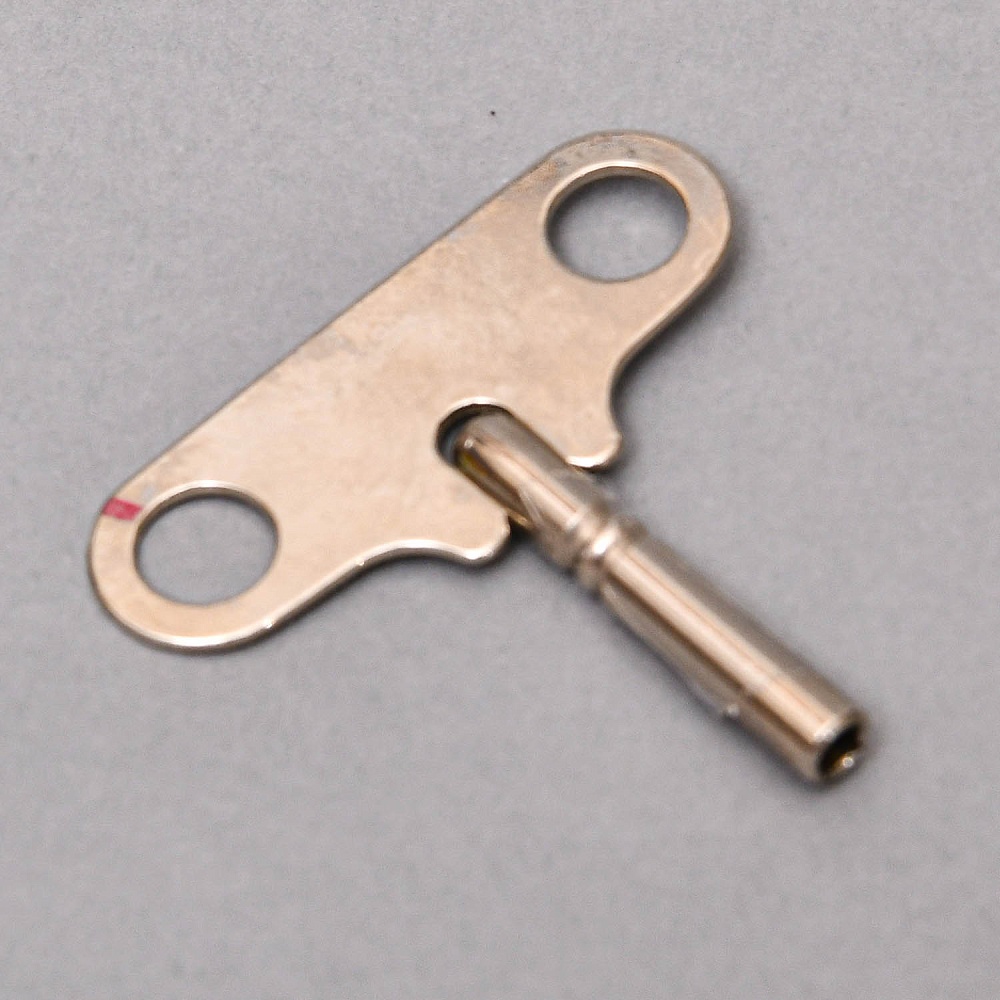 Большие Каминные Механические Фарфоровые Часы с боем «Букет из Роз», Franz Hermle & Sohn Германия 50 гг.