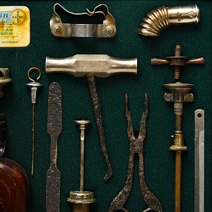 Коллекционное Настенное Панно - Картина «Старинные Медицинские Инструменты», СССР -40гг. ХХ века.