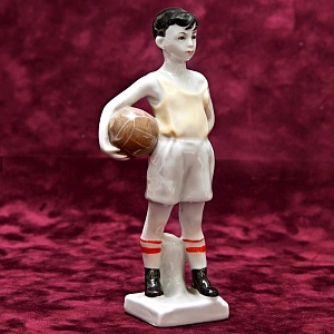 Коллекционная Авторская Фарфоровая статуэтка «Футболист - Юный вратарь», ЛФЗ СССР 1961 год.