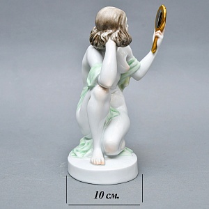 Коллекционная Фарфоровая статуэтка «Обнаженная девушка с зеркалом», HEREND Венгрия.