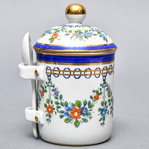 Фарфоровый Соусник с крышкой, блюдцем и ложечкой, Giulia Mangani Италия, вторая половина ХХ века.