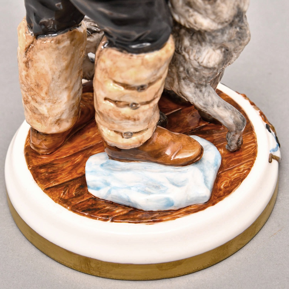 Коллекционная Авторская Статуэтка «Советский Исследователь Арктики - Папанин И.Д.», фарфор, Россия. 