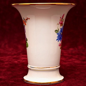 Коллекционная Фарфоровая Ваза «MEISSEN Blumen» H-16,5 см., MEISSEN Германия, 1924 -1934 годы.