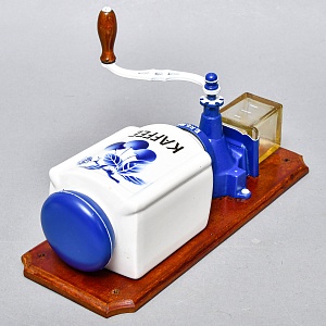 Старинная Настенная Ручная Механическая Кофемолка EREKA, Германия 50-е гг. ХХ века.