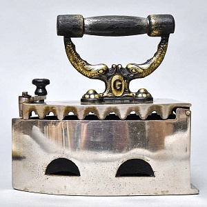 Старинный Никелированный Угольный Чугунный Утюг Германия начало ХХ века.