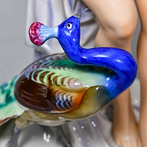 Коллекционная статуэтка «Обнаженная девушка с зеркалом и павлином», Фарфор, FASOLD & STAUCH Германия.