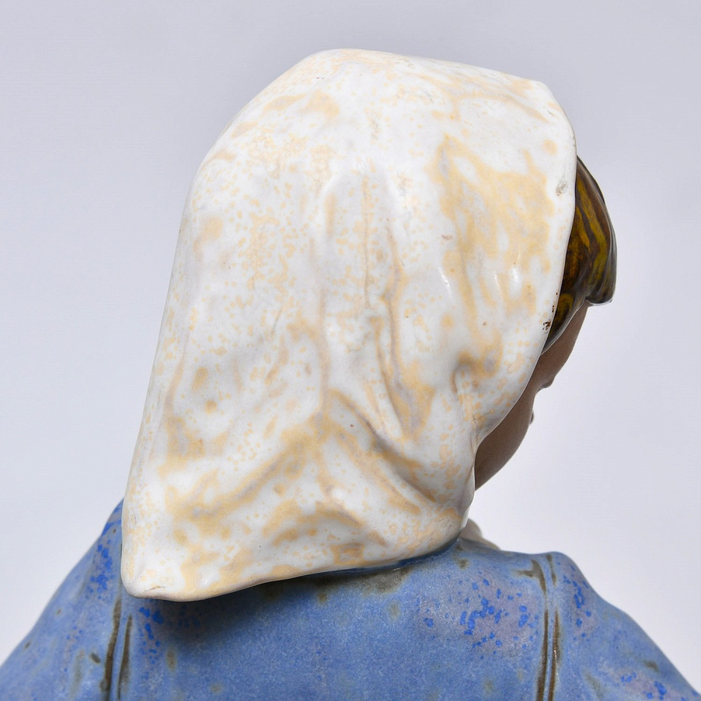 Коллекционная Фарфоровая статуэтка «Девочка с двумя корзинками», NAO by Lladro серия Грес, Испания.