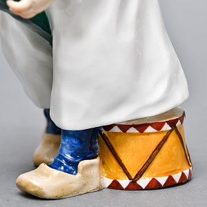 Коллекционная Фарфоровая статуэтка «Дети Хеншеля. Ребёнок с палочкой и барабаном», Meissen Германия.