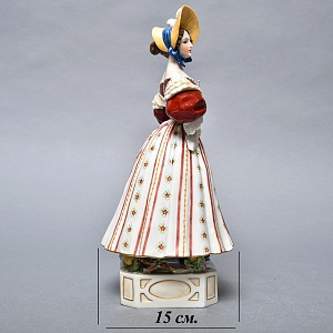 Коллекционная статуэтка «Модница в шляпке», Фарфор, SITZENDORF Германия, первая половина ХХ века.