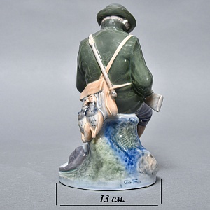 Коллекционная Фарфоровая статуэтка «Охотник  с собакой», Royal Copenhagen Дания, 1992 - 1999 годы. 