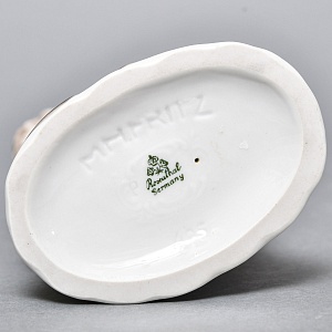 Коллекционная Фарфоровая статуэтка «Мальчик и тюлень», ROSENTHAL Германия, 1943 - 1948 годы.