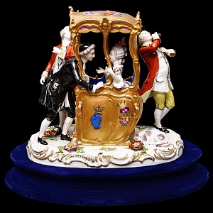 Антикварная Фарфоровая статуэтка «Дама в золотом портшезе», Carl Thieme Германия, 1864 - 1888 годы. 