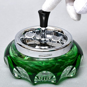 Зелёная Хрустальная Пепельница с механизмом «ЮЛА», NACHTMANN Германия, конец 60-х гг. 