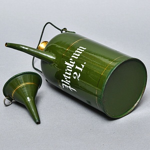 Антикварная Канистра для бензина с воронкой - Эмалированный Бидон на 2 литра, Германия начало ХХ века.