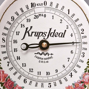 Антикварные Кухонные Весы «Гирлянда из Роз» в Фарфоровом корпусе KRUPS IDEAL, Германия -1915 год. 