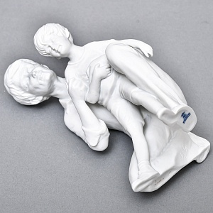 Редкая!!! Коллекционная Фарфоровая Статуэтка «Отец и Сын», Kaiser, Германия -1979 год.