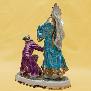 Авторская Фарфоровая статуэтка «Царе́вна-лягу́шка», СССР Дулево, 50-е года.